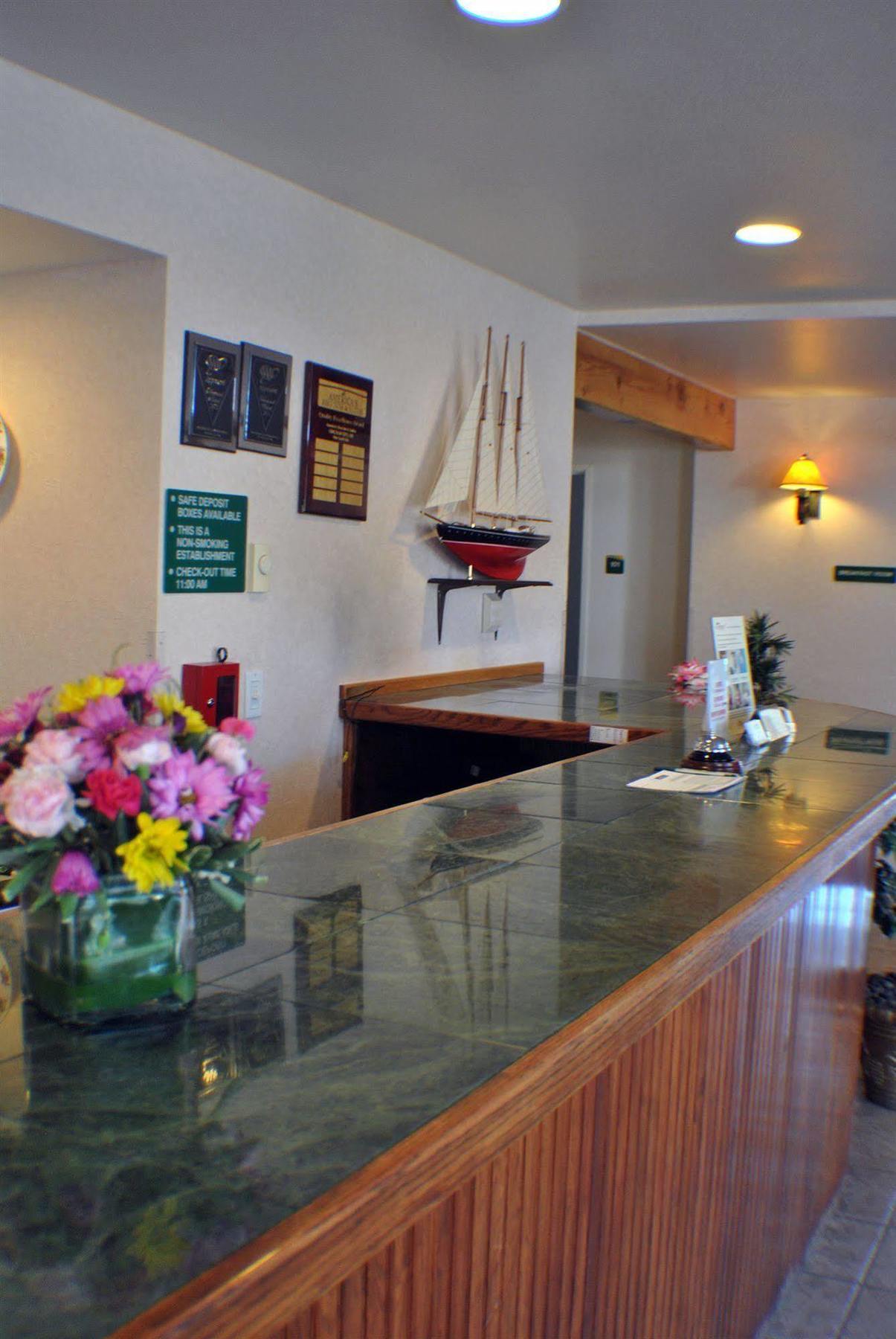 Paradise Inn & Suites At Λίνκολν Σίτι Εξωτερικό φωτογραφία
